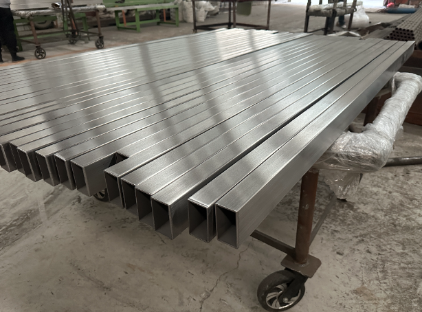 锡林郭勒新能源汽车用不锈钢方管 现货